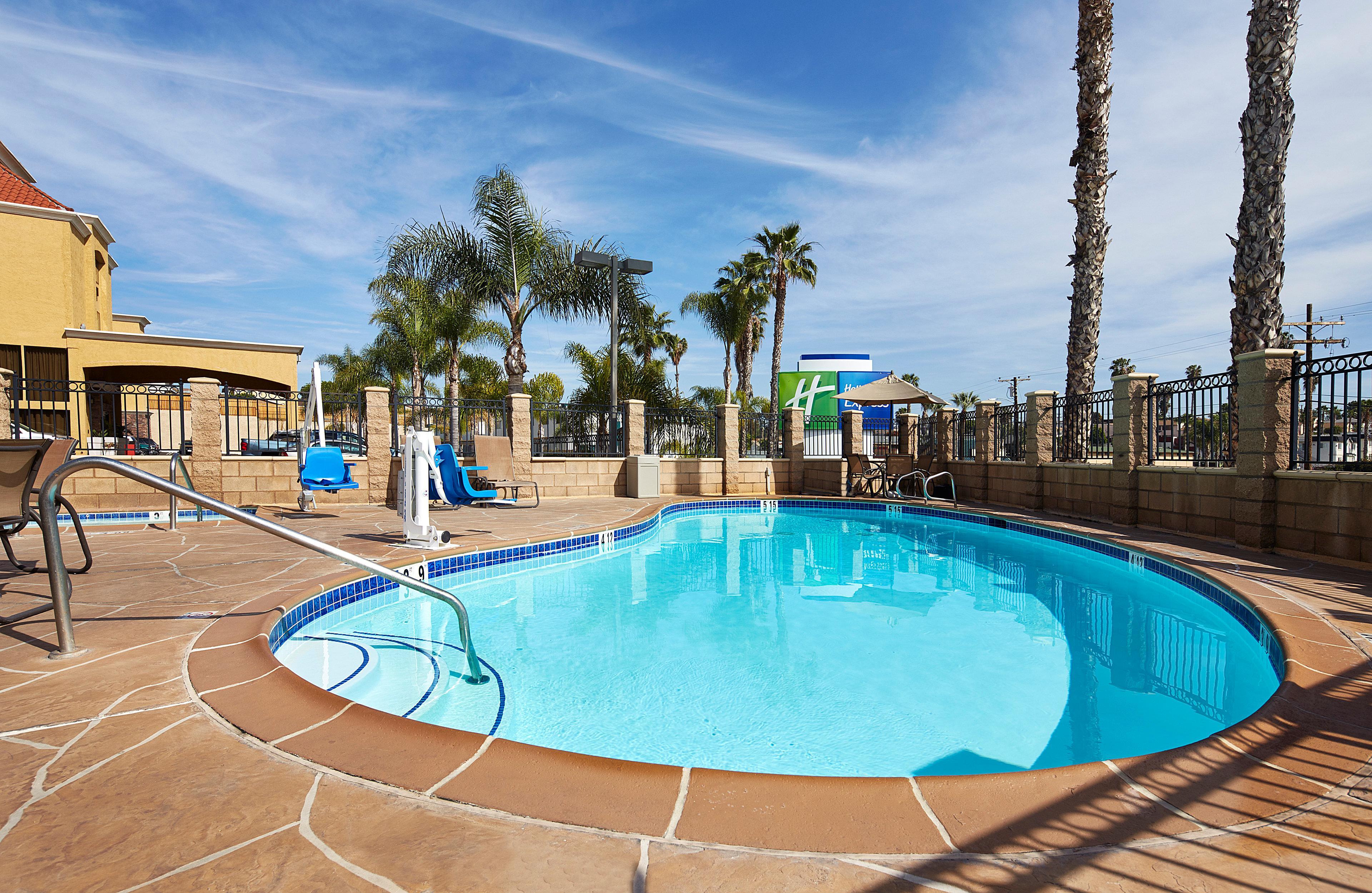 Holiday Inn Express San Diego South - National City By Ihg Ngoại thất bức ảnh